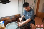 无为成都“90后”小伙“十年磨一剑”：从爱好者到守艺人 传播中国文化
